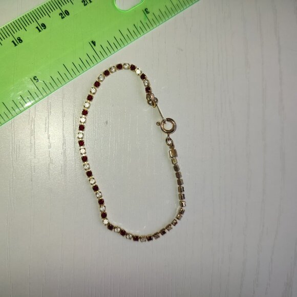 Red & White Stones Gold Bracelet Vintage Rhinestones Small Hand Wrist Boho - Picture 3 of 7